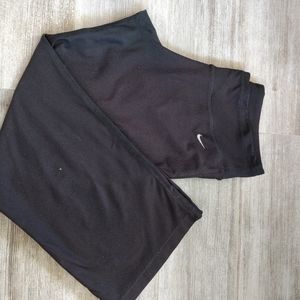 Nike Capri